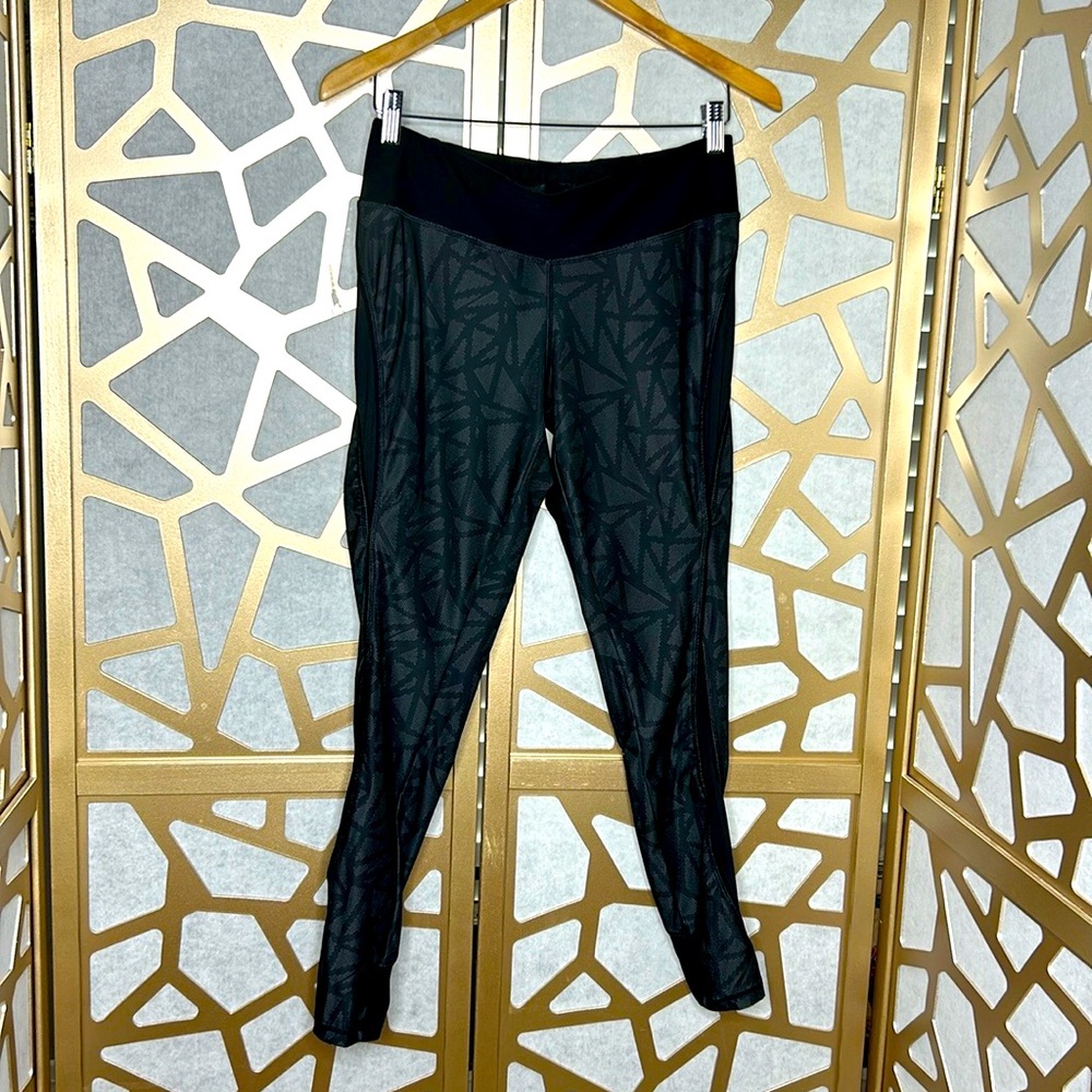 AVÍA GRAY & BLACK‎ MID LENGTH LEGGINGS